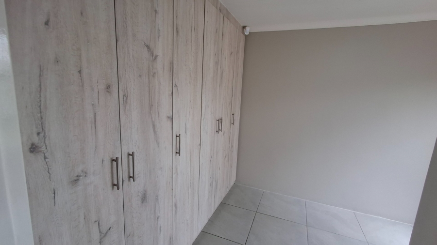 2 Bedroom Property for Sale in Wavecrest Eastern Cape